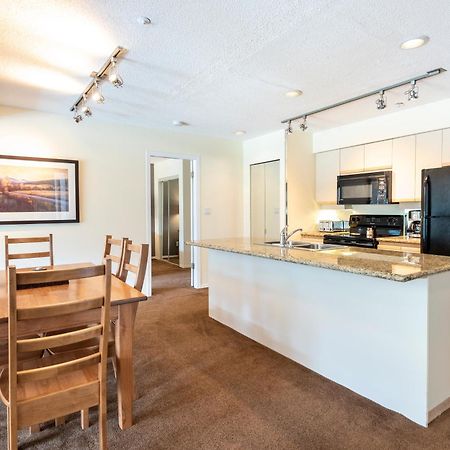 The Ironwood On Blueberry Hill Whistler Quarto foto
