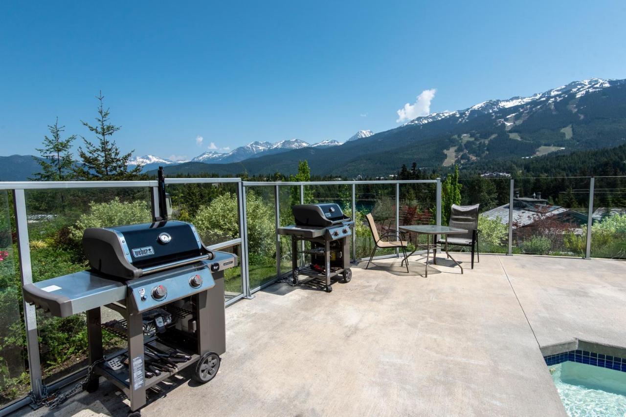 The Ironwood On Blueberry Hill Whistler Exterior foto