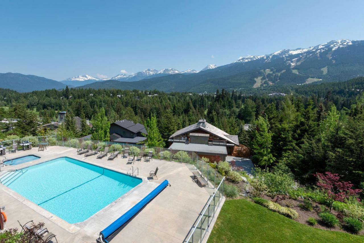 The Ironwood On Blueberry Hill Whistler Exterior foto