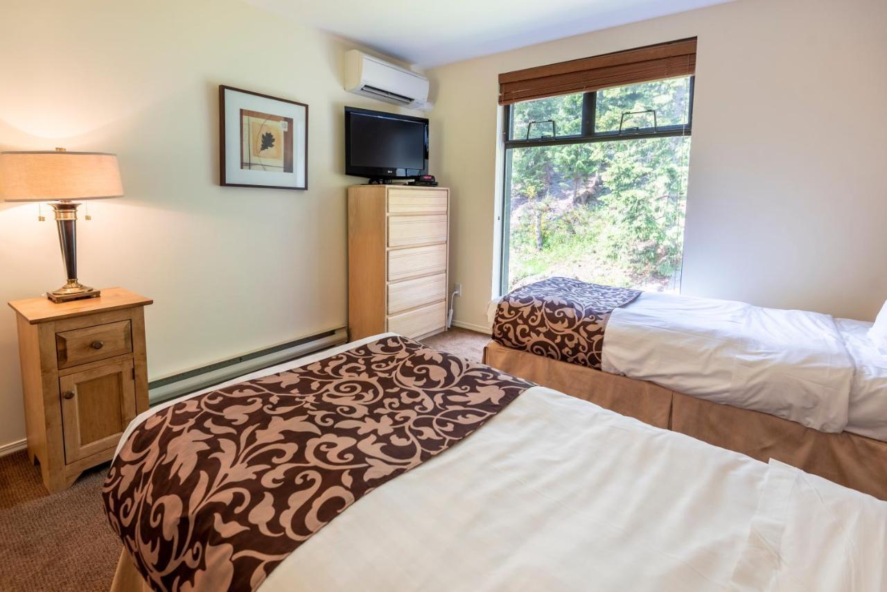 The Ironwood On Blueberry Hill Whistler Exterior foto