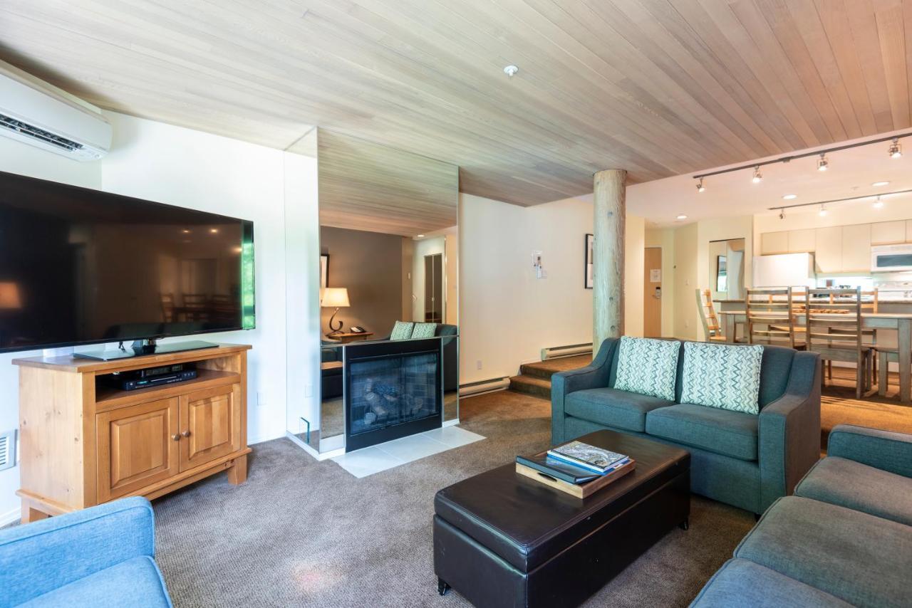 The Ironwood On Blueberry Hill Whistler Exterior foto