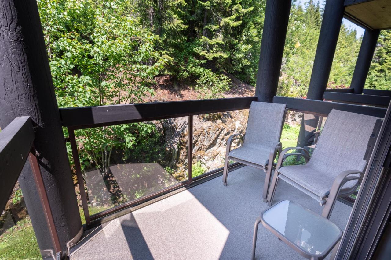 The Ironwood On Blueberry Hill Whistler Exterior foto