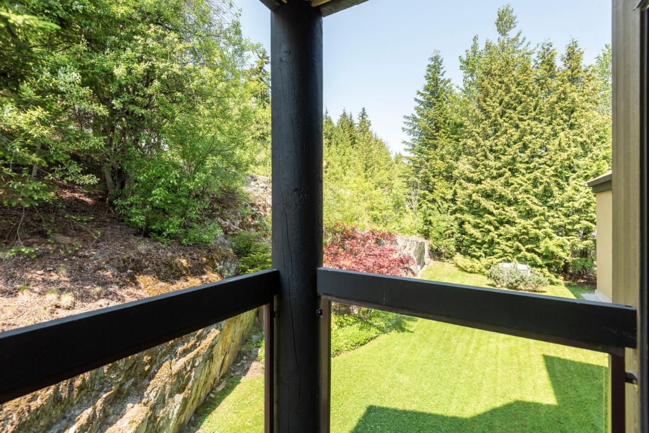 The Ironwood On Blueberry Hill Whistler Exterior foto