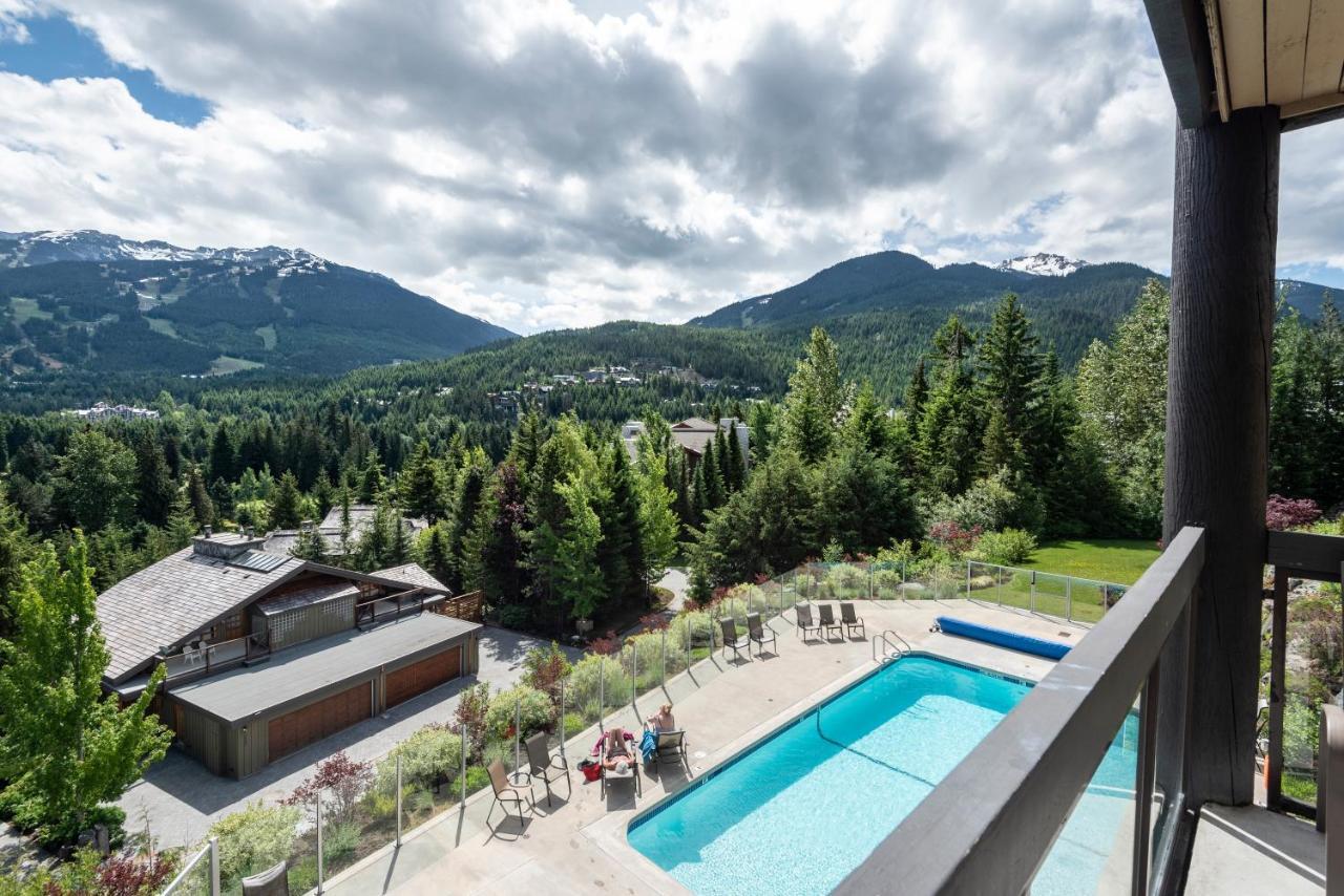 The Ironwood On Blueberry Hill Whistler Exterior foto