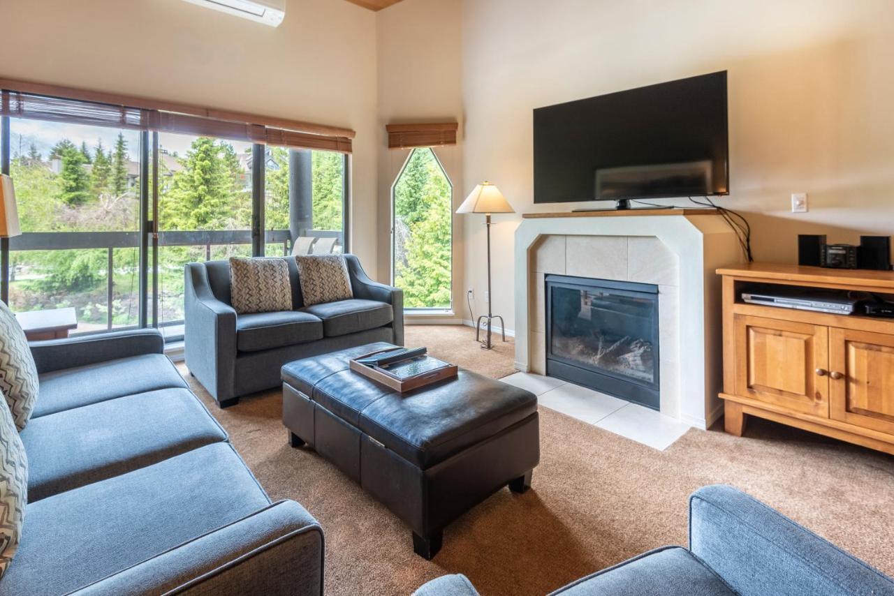 The Ironwood On Blueberry Hill Whistler Exterior foto